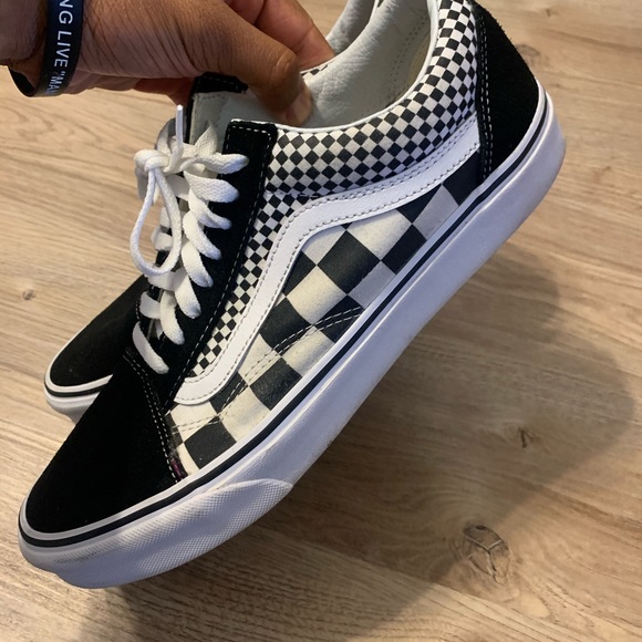 Sneakers - Picture 3 of 3